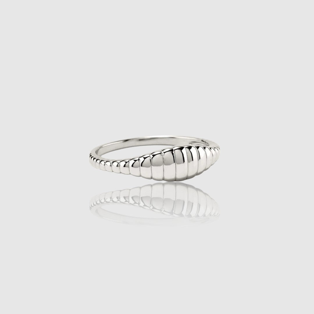 AMARA CROISSANT RING